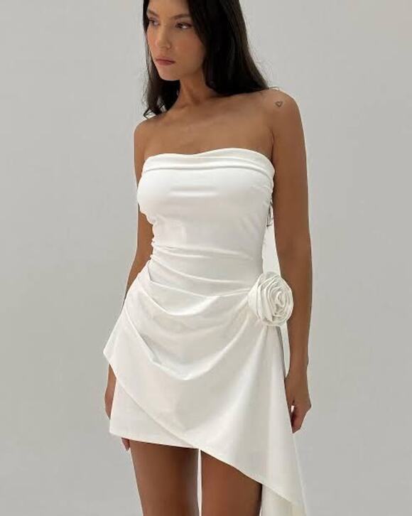 LEAU Dresses & Skirts - NWT LEAU White Rosette Draped Strapless Mini Dress XS